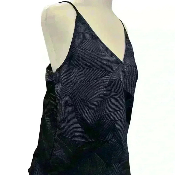 Floret by Anthropology Women’s Textured Spaghetti Strap Tank Top Size Large - Picture 2 of 6